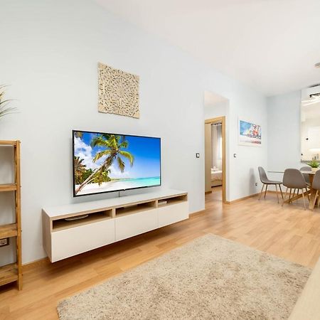 -Malagasunapts- Stylish City Centre Pool&Parking מראה חיצוני תמונה