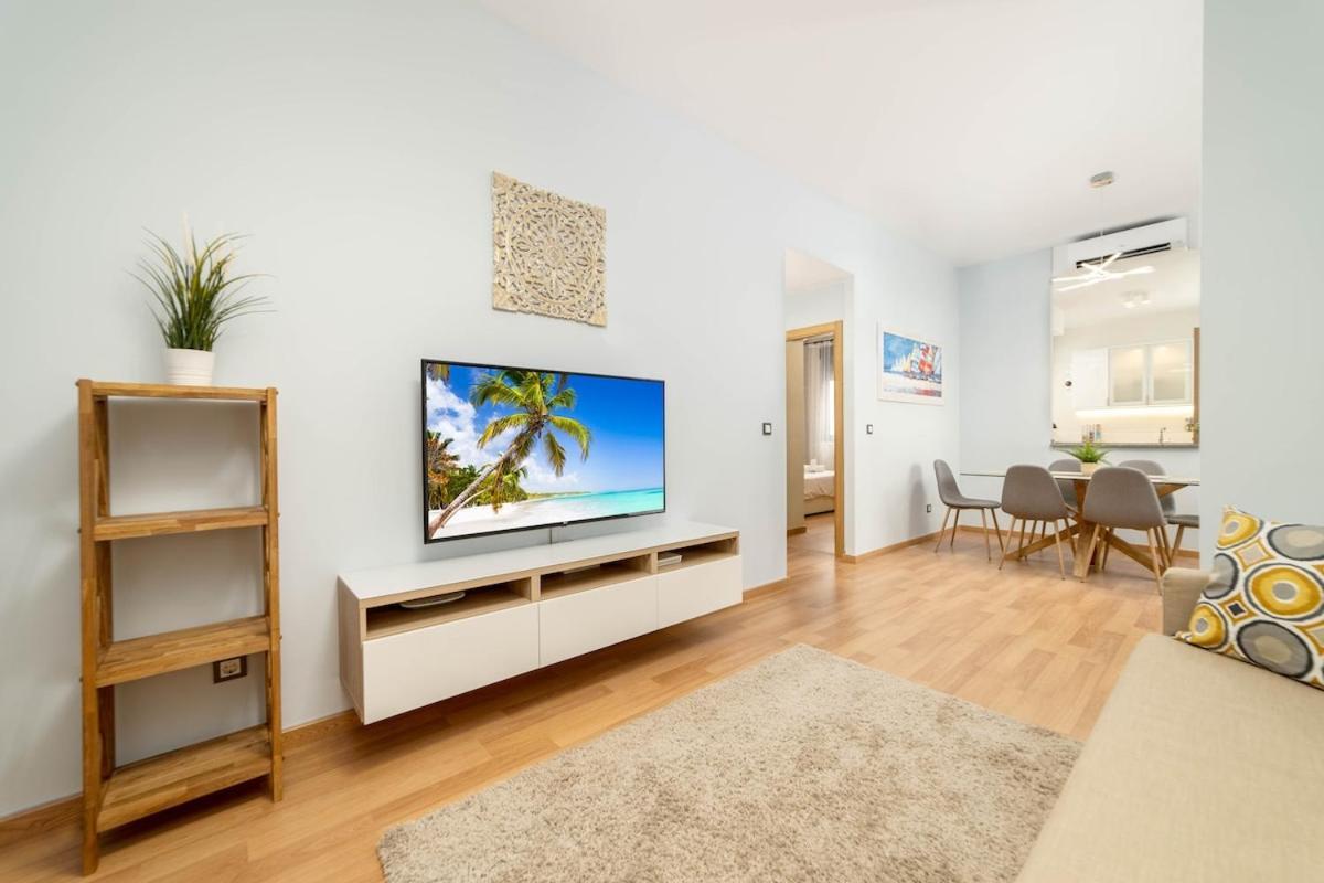 -Malagasunapts- Stylish City Centre Pool&Parking מראה חיצוני תמונה