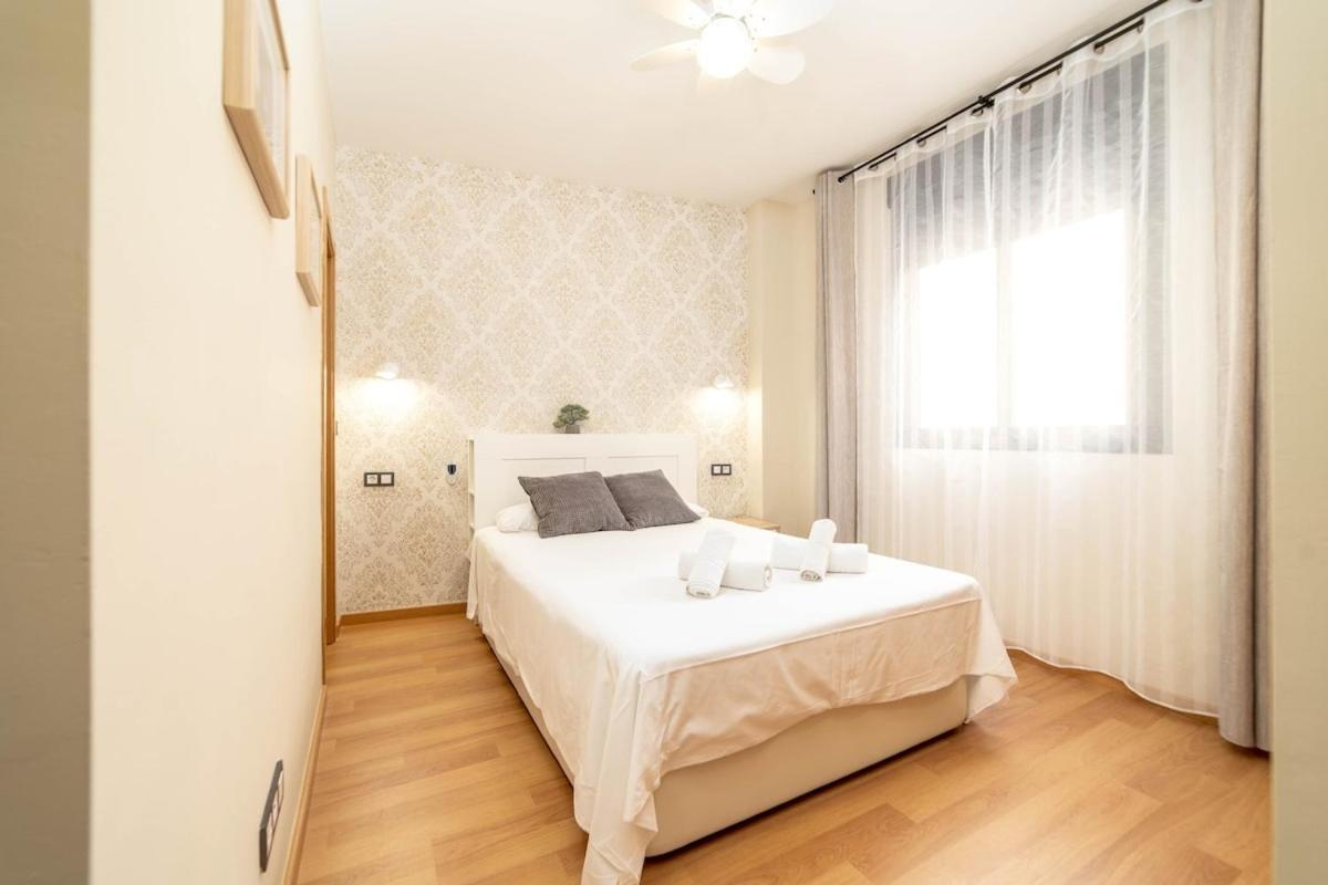 -Malagasunapts- Stylish City Centre Pool&Parking מראה חיצוני תמונה