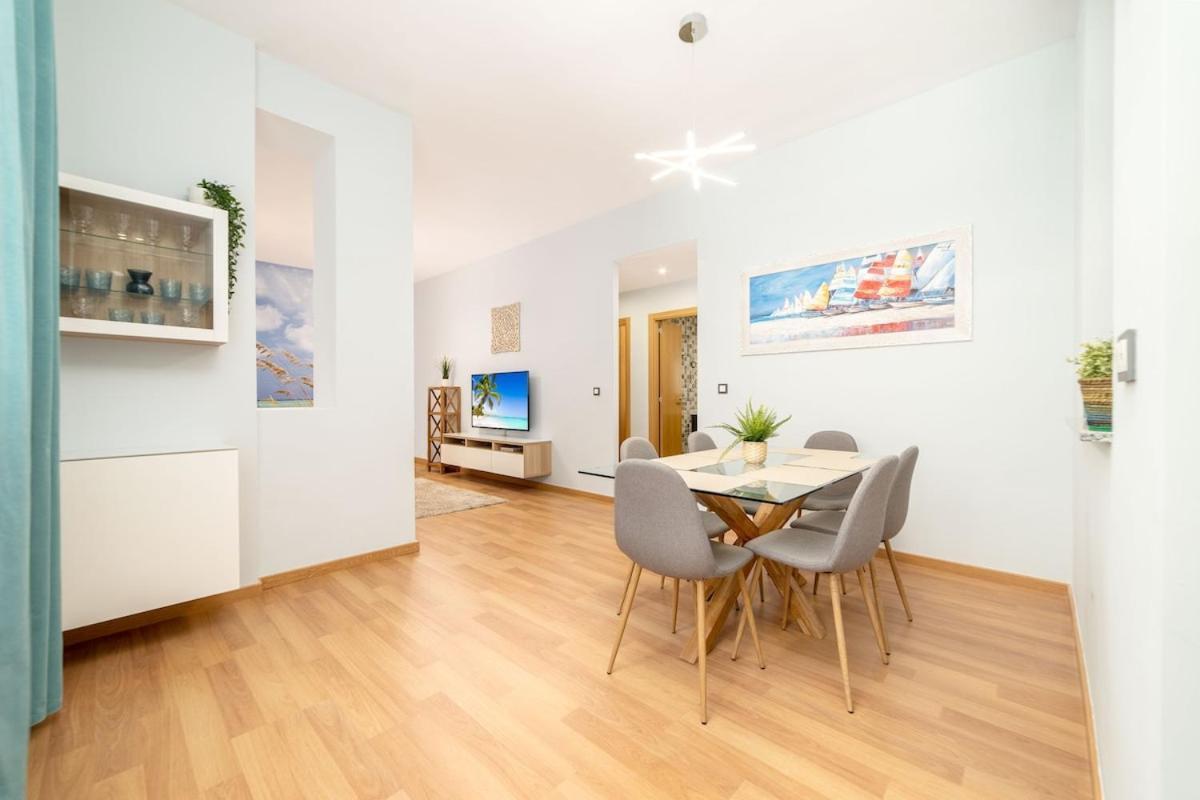 -Malagasunapts- Stylish City Centre Pool&Parking מראה חיצוני תמונה