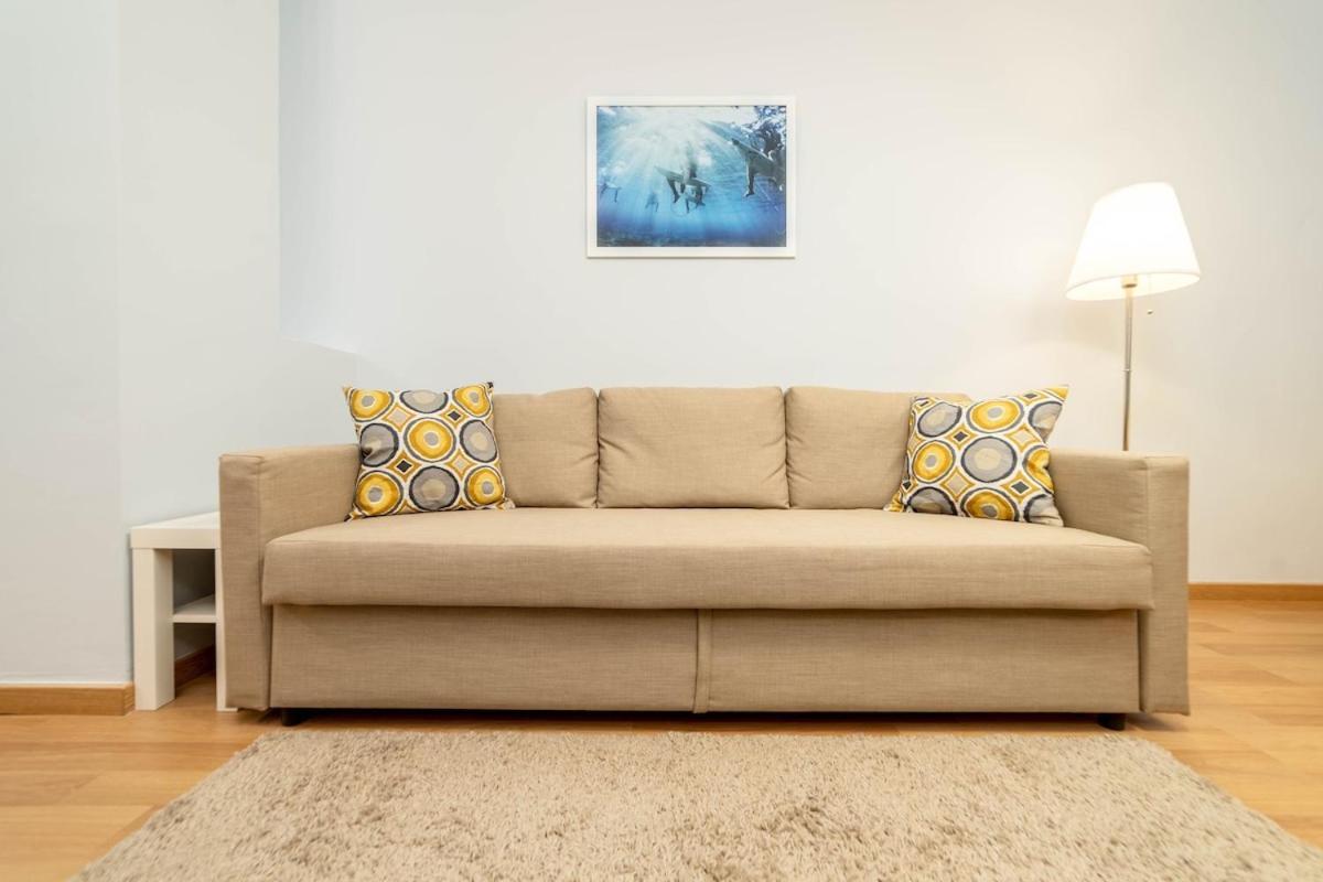 -Malagasunapts- Stylish City Centre Pool&Parking מראה חיצוני תמונה