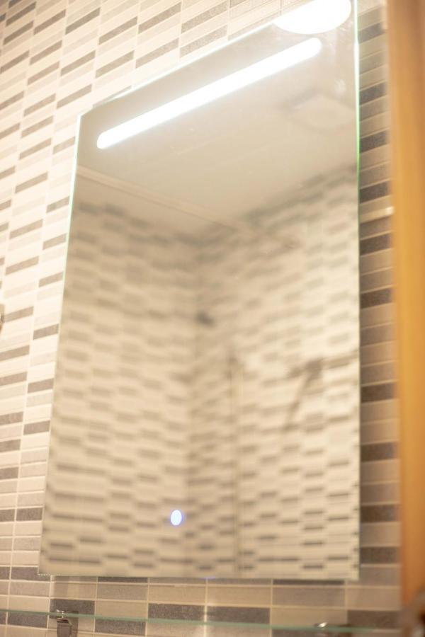 -Malagasunapts- Stylish City Centre Pool&Parking מראה חיצוני תמונה