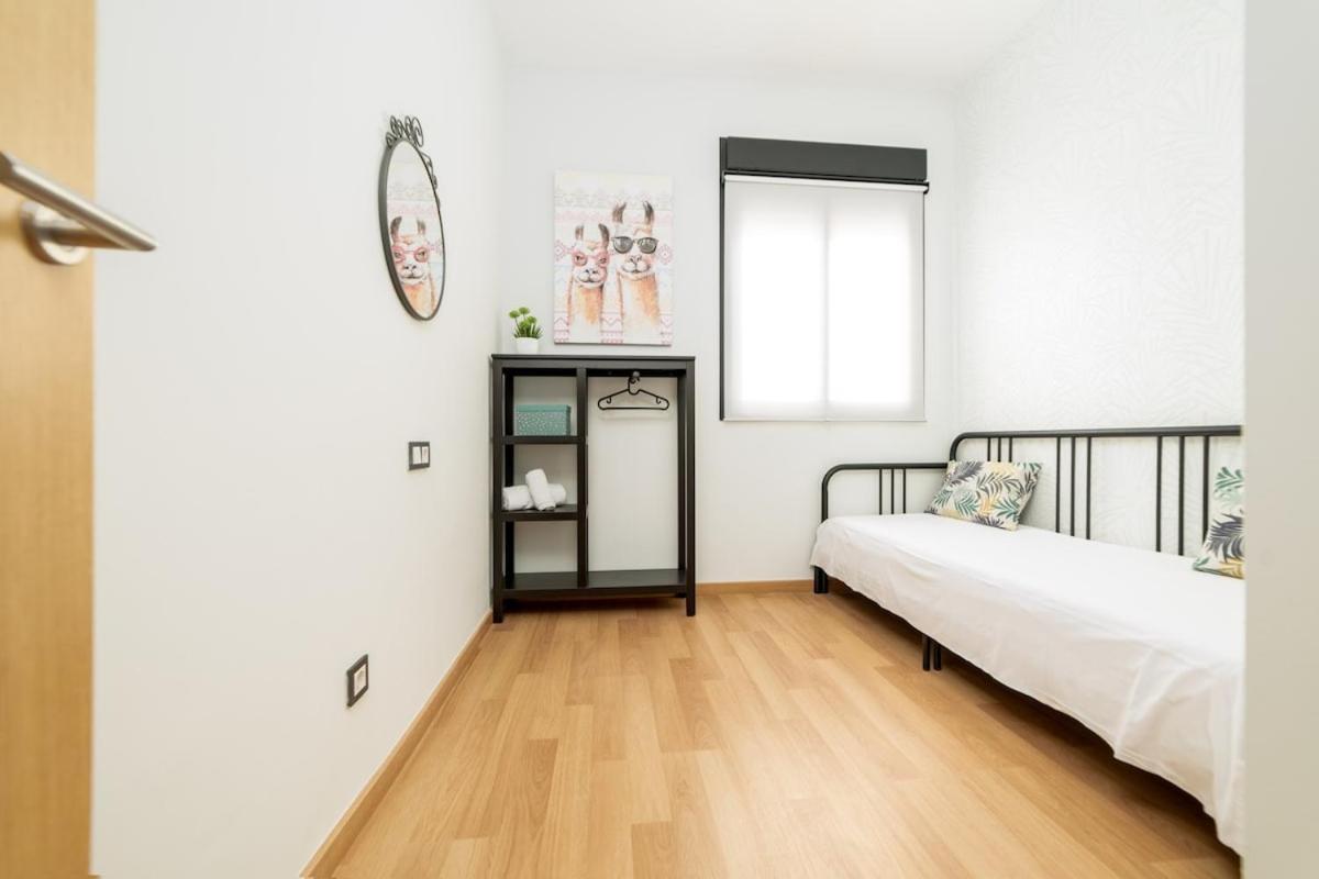 -Malagasunapts- Stylish City Centre Pool&Parking מראה חיצוני תמונה